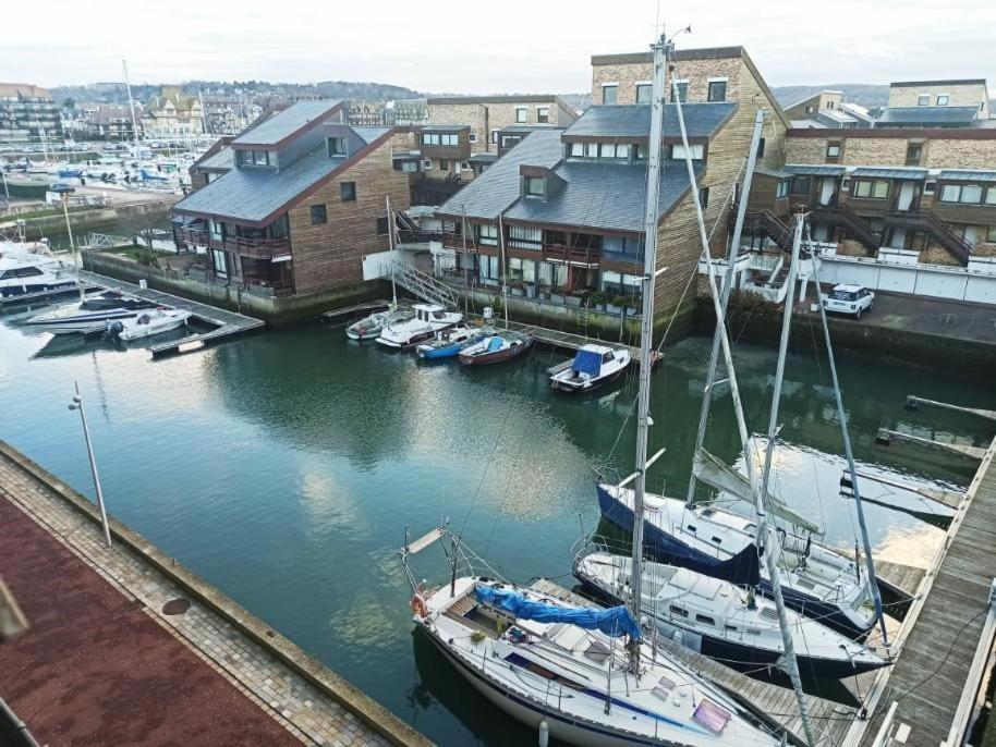 Charmant Studio Situe Sur Le Port De Deauville Exterior foto